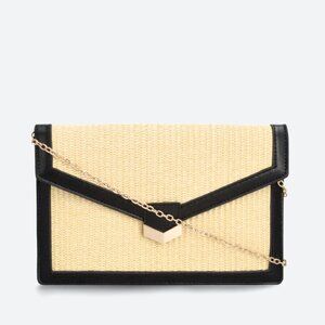 Urban Expressions Amelia Clutch